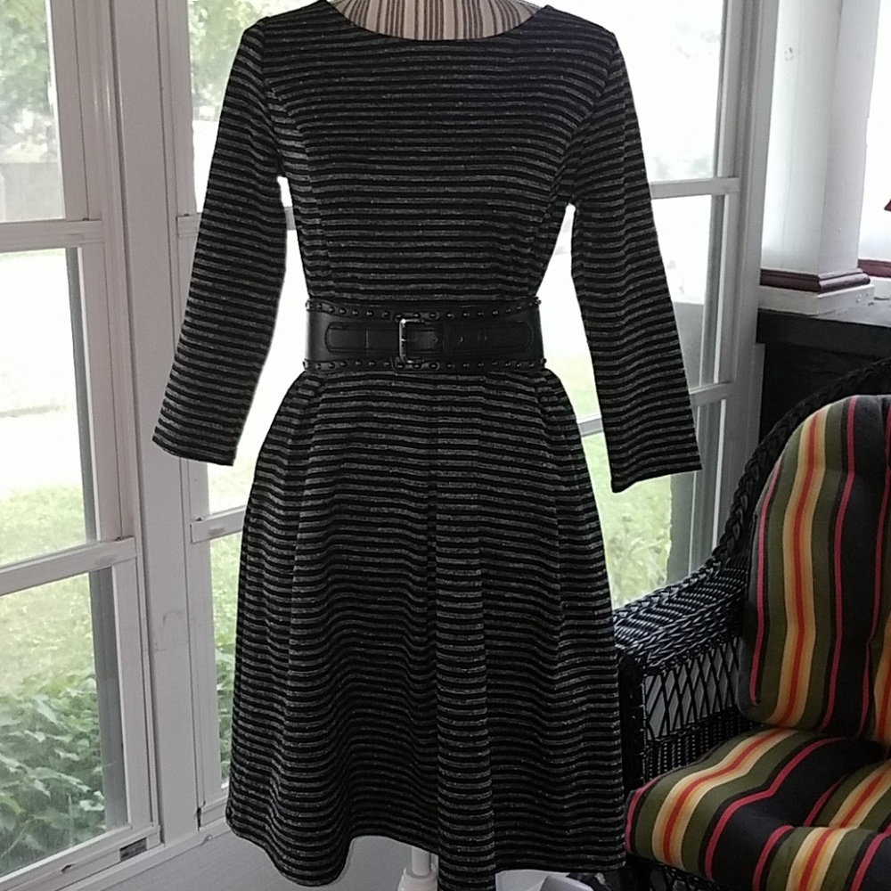 Black and silver striped pleated dress w pockets